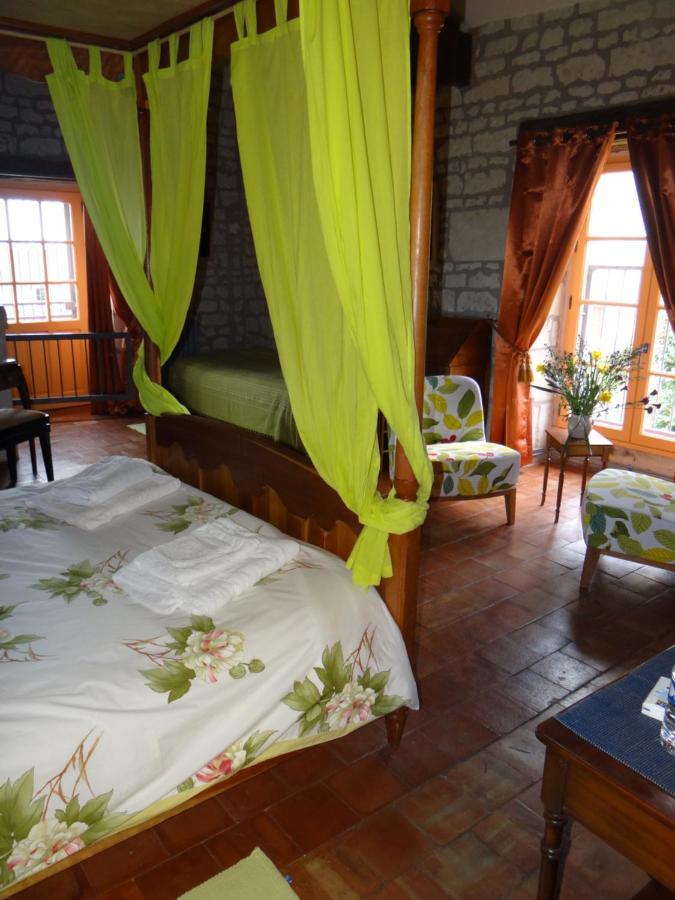gîte du manoir des roches Saires Extérieur photo