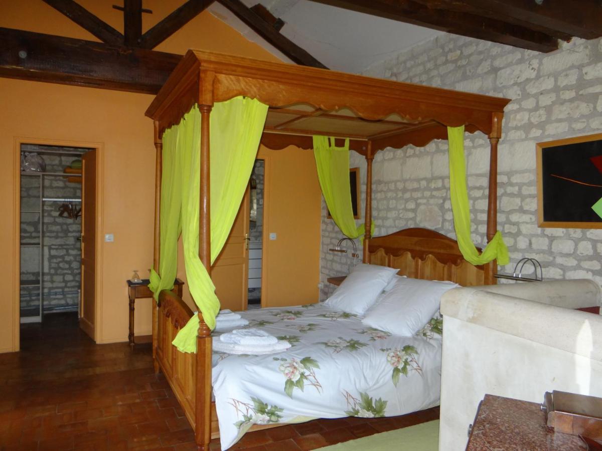 gîte du manoir des roches Saires Extérieur photo